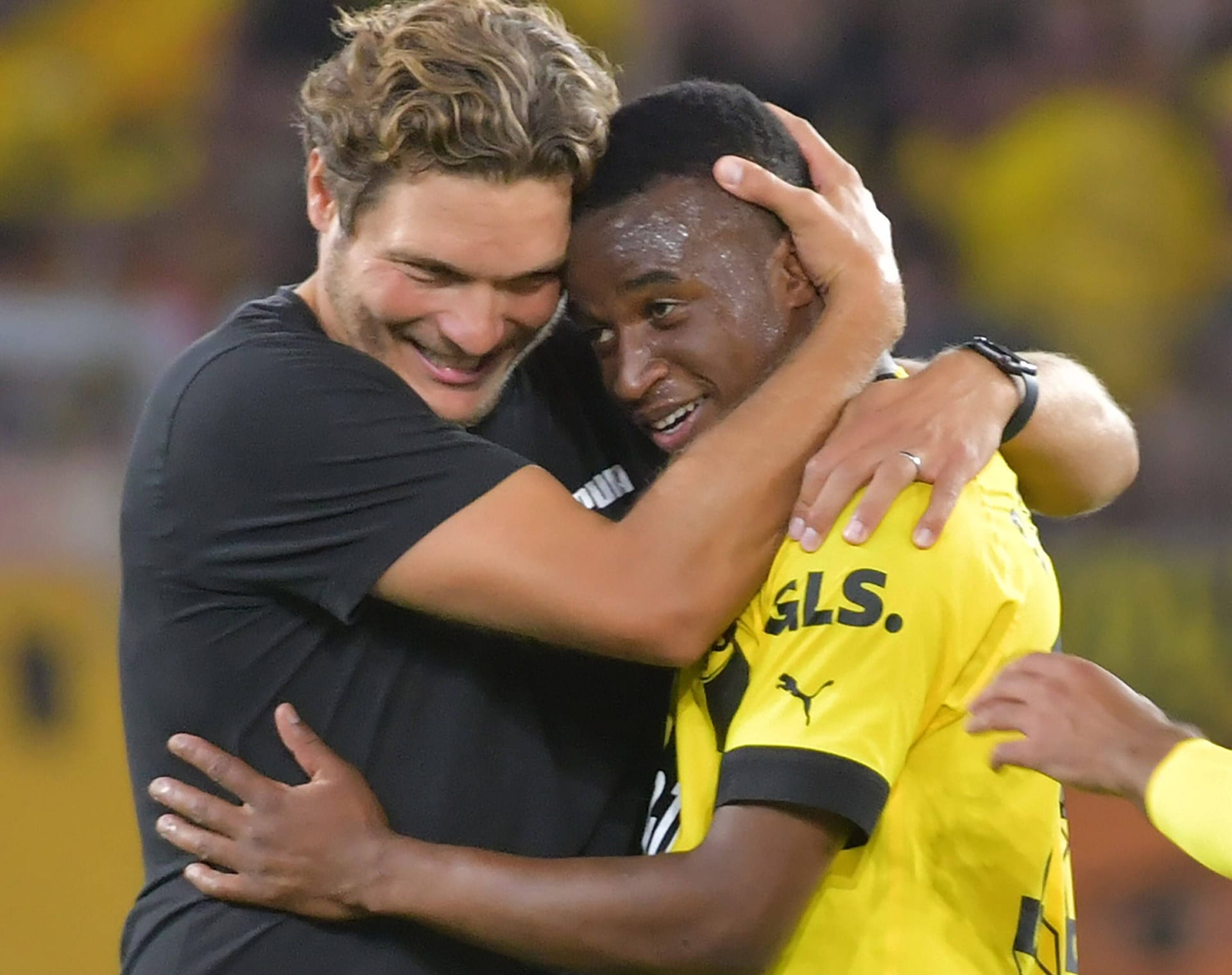 Moukoko und Trainer Edin Terzic (l.): Der BVB-Coach ist Fan des Stürmers.