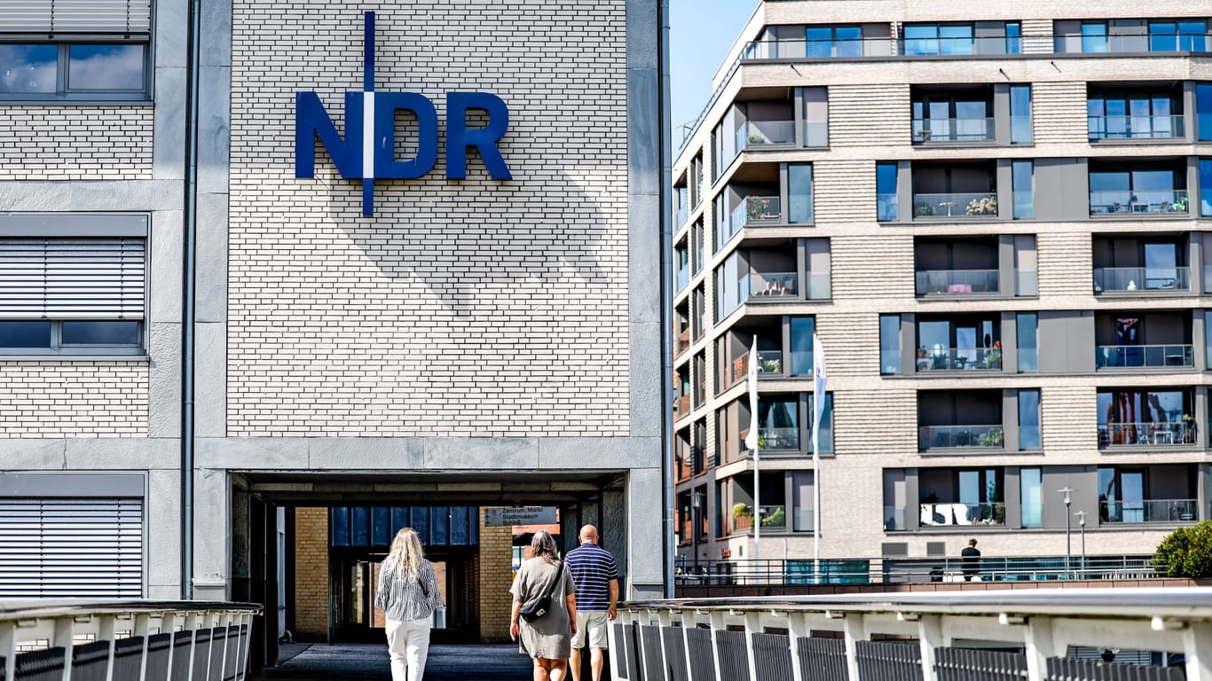 Das NDR-Landesfunkhaus in Kiel: Nach den Vorwürfen gegen den Sender will der NDR-Landesrundfunkrat Schleswig-Holstein eine Prüfung einleiten.