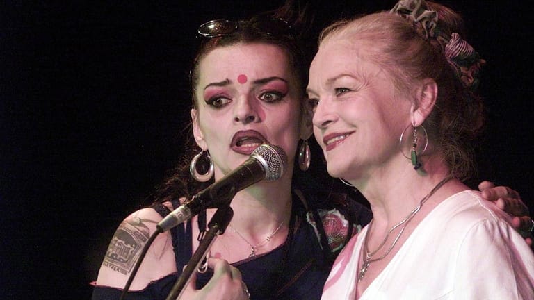 Nina Hagen mit ihrer Mutter im Jahr 2002