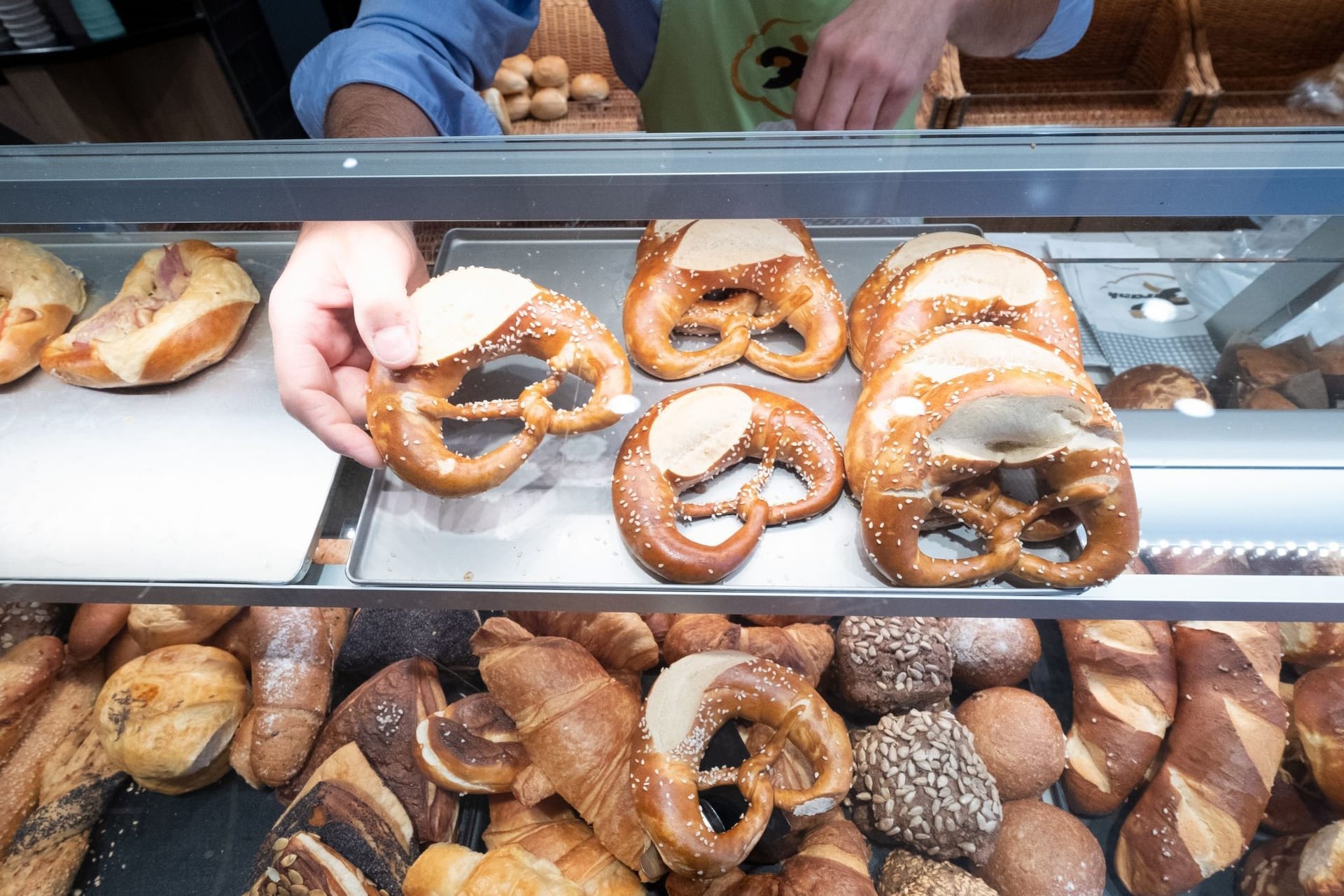 Brezeln und Brötchen