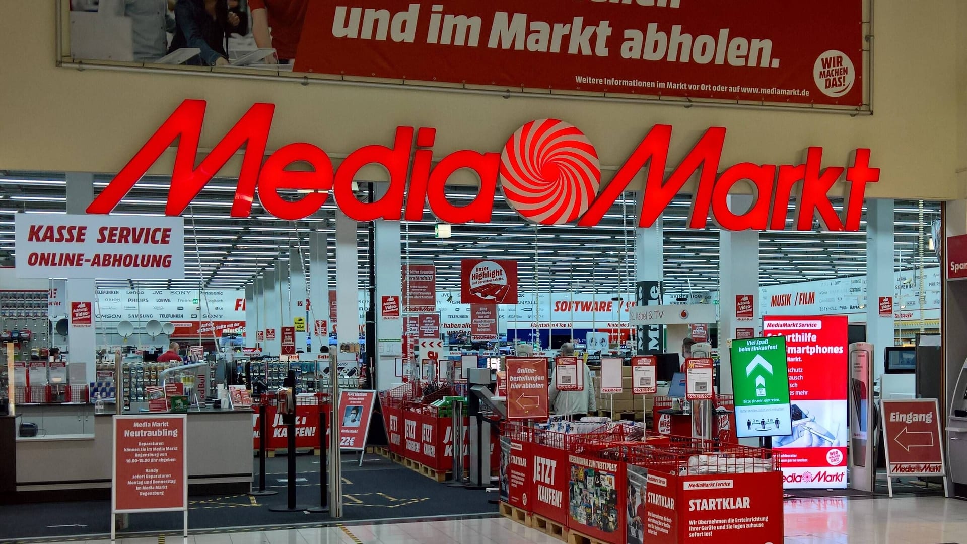 Eine Media-Markt-Filiale: Der Elektrohändler muss große Verkaufsflächen heizen. Eine Media-Markt-Filiale: Der Elektrohändler muss große Verkaufsflächen heizen.