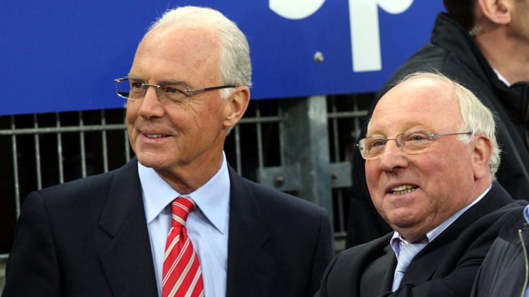Franz Beckenbauer und Uwe Seeler im Jahr 2009: Die beiden spielten unter anderem bei den WM-Turnieren 1966 und 1970 zusammen.
