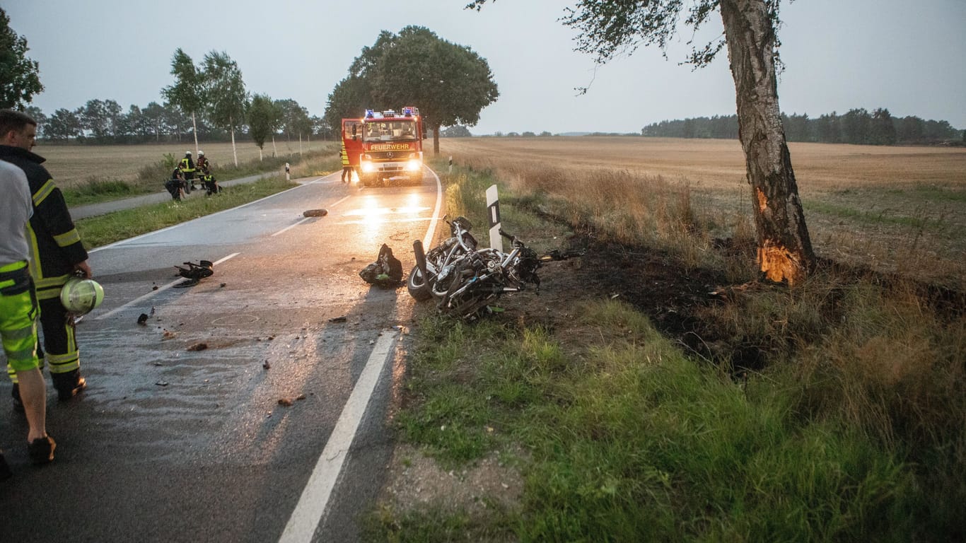 Die Unfallstelle: Für den Motorradfahrer kam jede Hilfe zu spät.