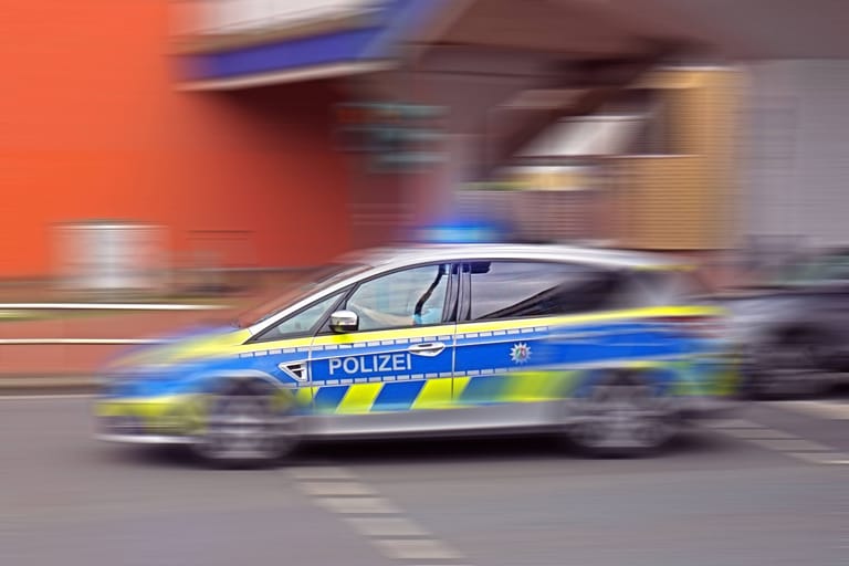 Polizeiwagen in NRW: Ein vermisster Junge ist wohlauf.