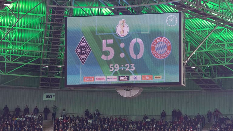 5:0: Kaum zu glauben, aber wahr. In der vergangenen Saison erlebte der FC Bayern in der zweiten Runde des DFB-Pokals ein wahres Debakel bei Borussia Mönchengladbach und schied chancenlos aus.