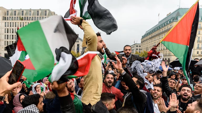 Pro-Palästina-Kundgebung in Berlin: Immer wieder kommt es zu antisemitischen Vorkommnissen auf Demonstrationen.