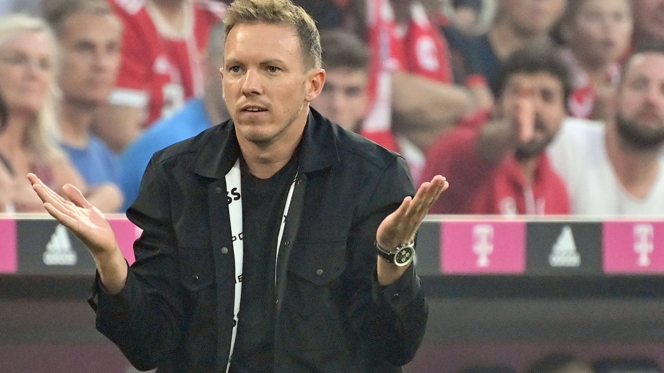 Julian Nagelsmann: Der Bayern-Trainer war am Samstag von den Schiedsrichter-Entscheidungen bedient.