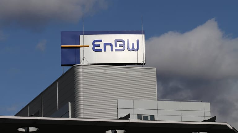 EnBW-Zentrale in Karlsruhe (Archivbild): Das Unternehmen kann seine bisherigen Preise nicht mehr beibehalten.