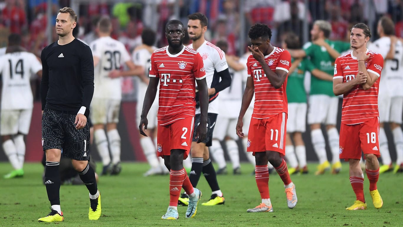 Manuel Neuer, Dayot Upamecano, Kingsley Coman und Marcel Sabitzer (v.l.): Die Siegesserie des FC Bayern endet mit dem 1:1 gegen Borussia Mönchengladbach vorerst.
