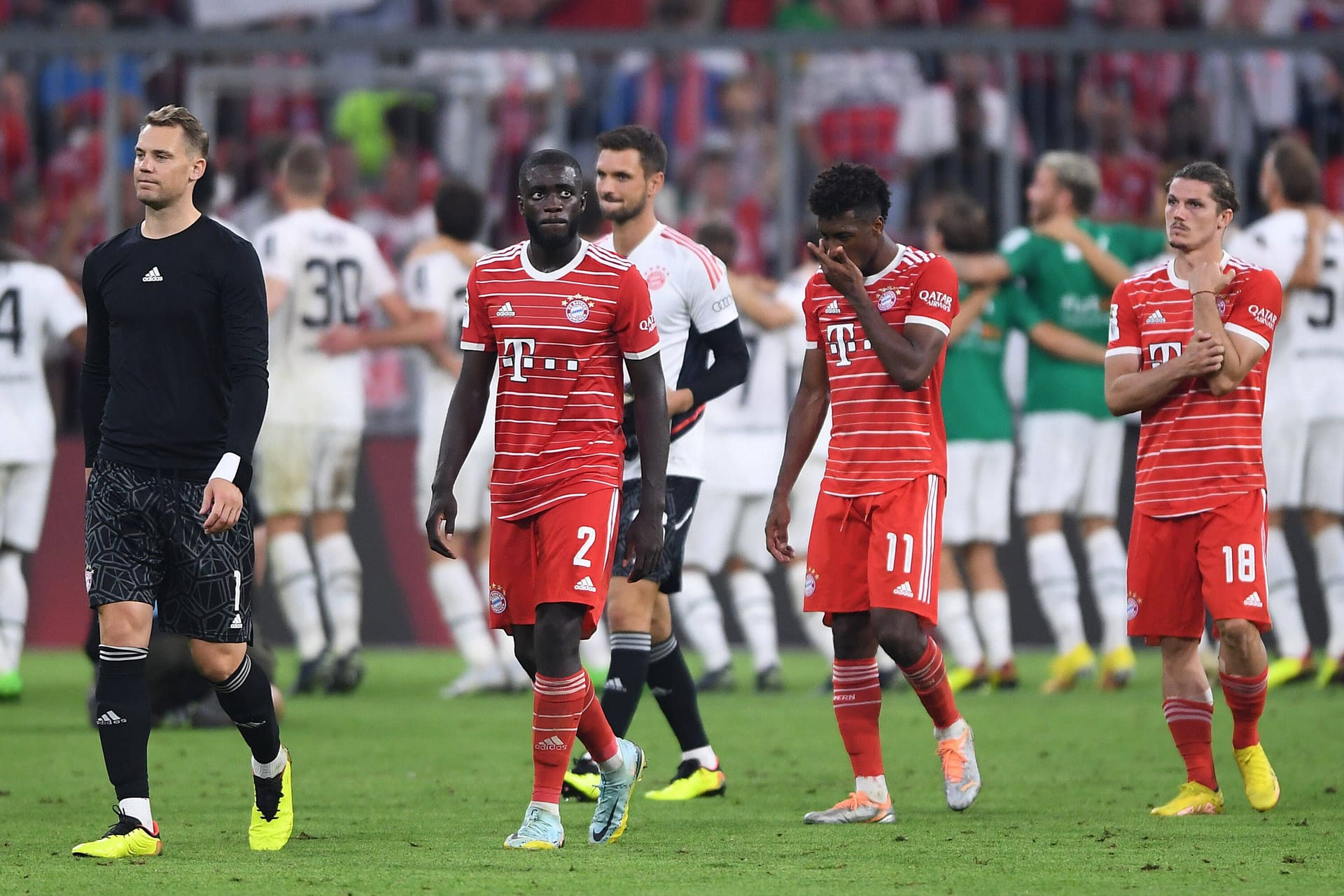 Manuel Neuer, Dayot Upamecano, Kingsley Coman und Marcel Sabitzer (v.l.): Die Siegesserie des FC Bayern endet mit dem 1:1 gegen Borussia Mönchengladbach vorerst.