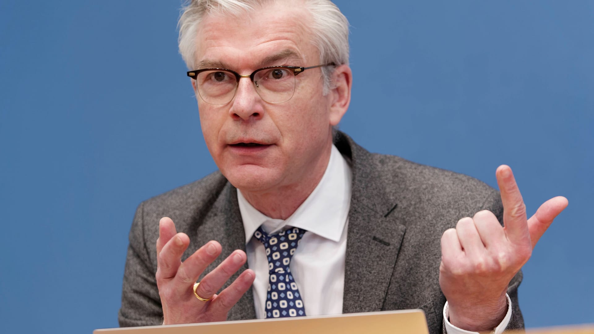 Martin Werding: Der Ökonom komplettiert zusammen mit Finanzmarktexpertin Ulrike Malmendier den Rat der "Wirtschaftsweisen". Martin Werding: Der Ökonom komplettiert zusammen mit Finanzmarktexpertin Ulrike Malmendier den Rat der "Wirtschaftsweisen".