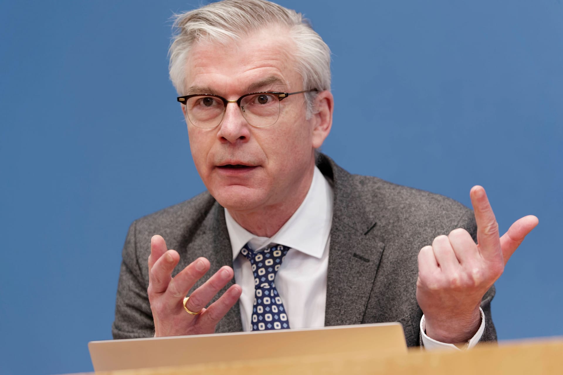 Martin Werding: Der Ökonom komplettiert zusammen mit Finanzmarktexpertin Ulrike Malmendier den Rat der "Wirtschaftsweisen". Martin Werding: Der Ökonom komplettiert zusammen mit Finanzmarktexpertin Ulrike Malmendier den Rat der "Wirtschaftsweisen".