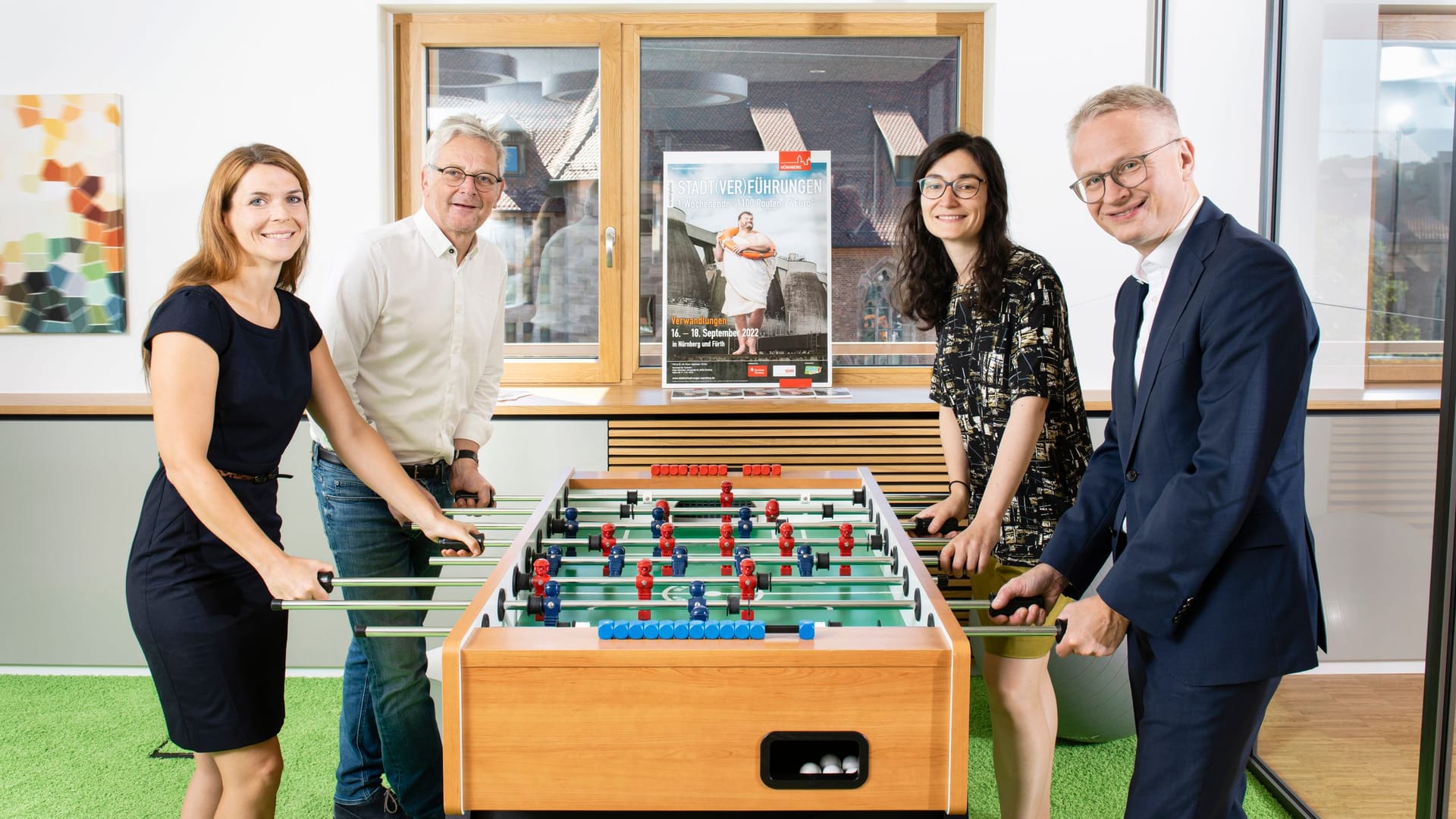 Christina Hupfer vom ESW (vorne links), Projektbüroleiter Andreas Radlmaier (hinten links), Projektleiterin Diana Meisel (hinten rechts), Michael Kläver von der Sparkasse Nürnberg (vorne rechts).