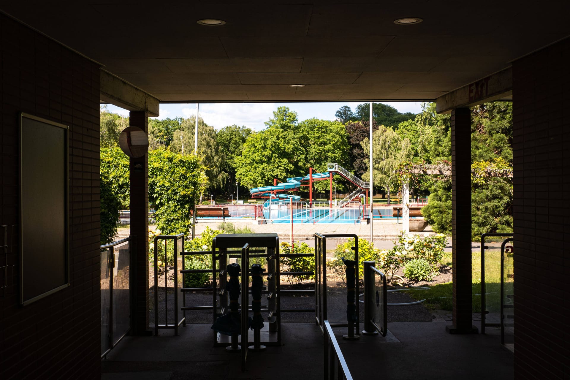 Blick auf die Wasserrutsche im Sommerbad Humboldthain (Archiv): Hier soll die Auseinandersetzung begonnen haben.