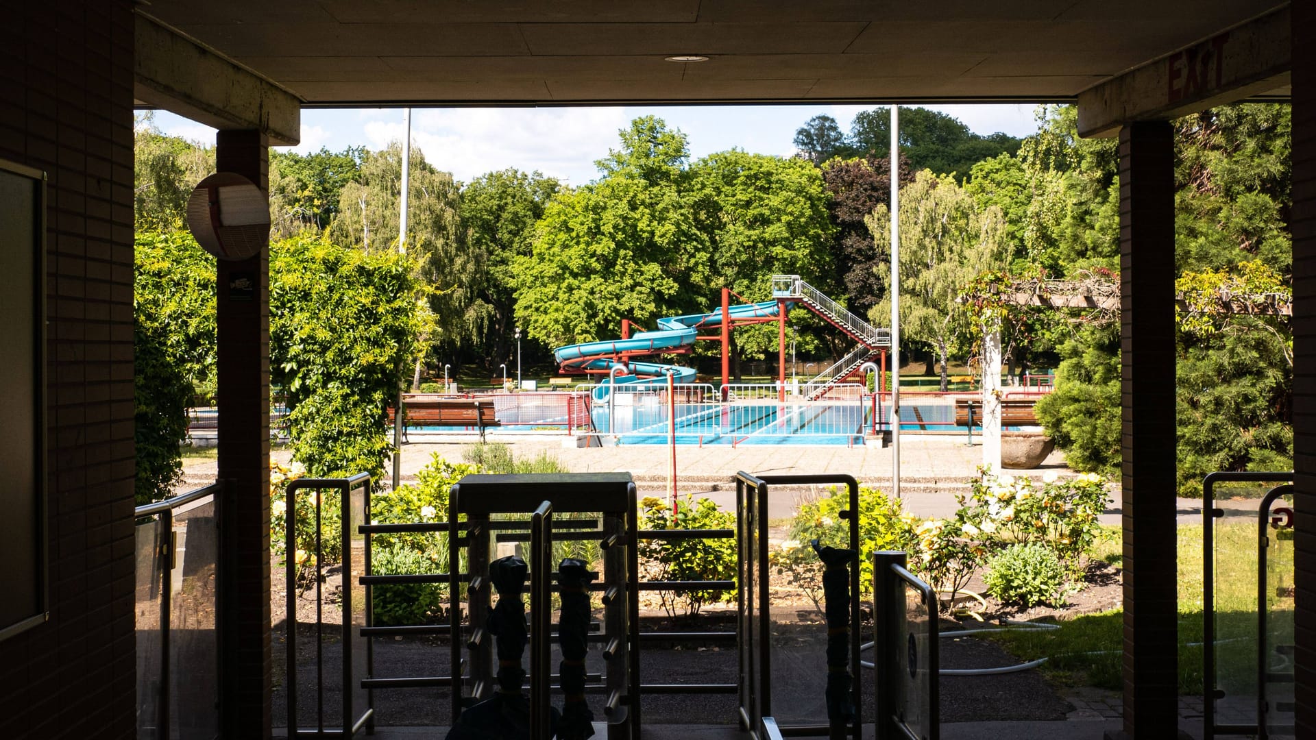 Blick auf die Wasserrutsche im Sommerbad Humboldthain (Archiv): Hier soll die Auseinandersetzung begonnen haben.