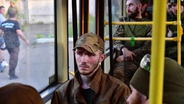 Soldado ucraniano de Mariupol en la violencia rusa.