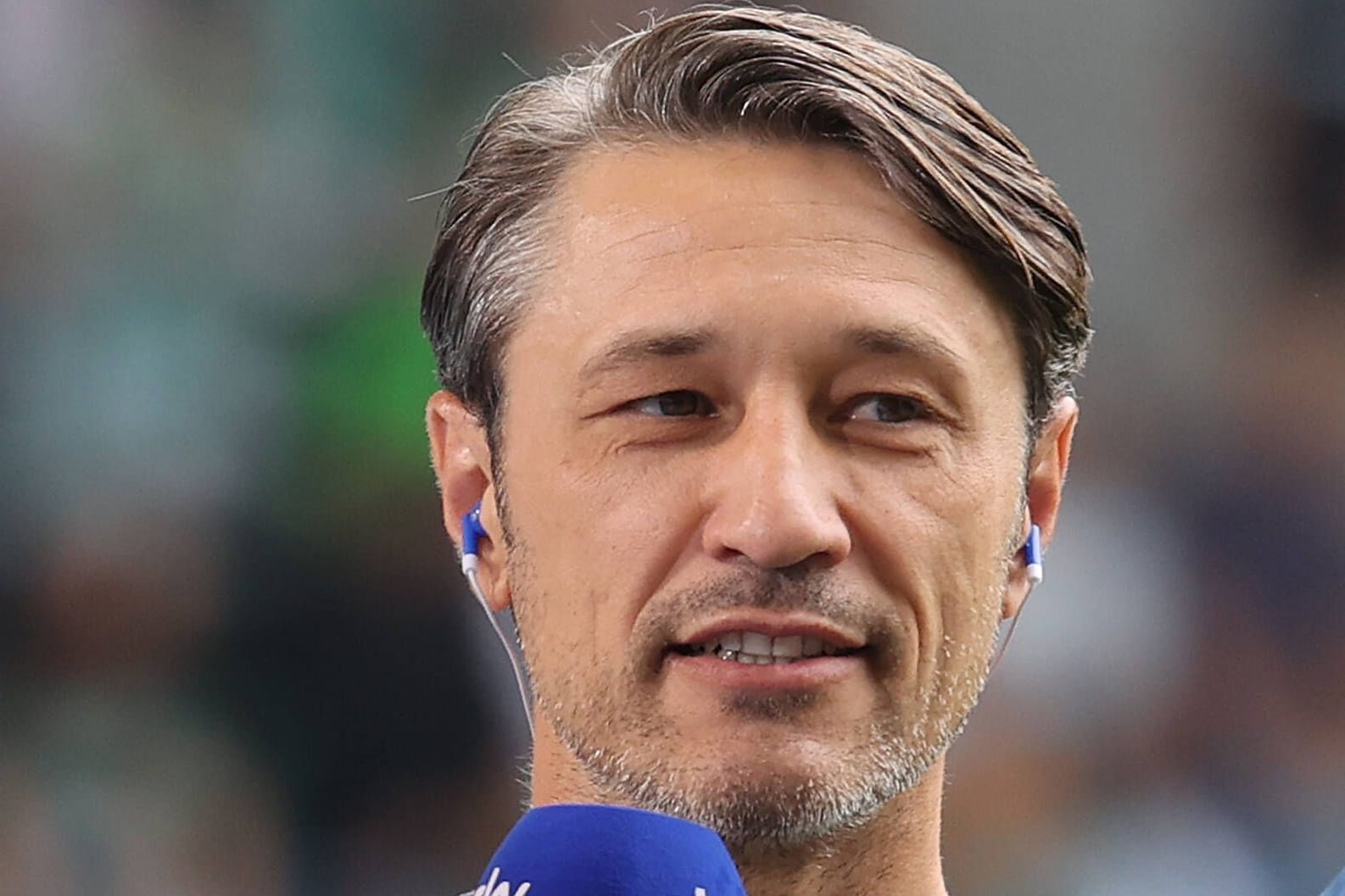 In Gesprächslaune – nur nicht zu Max Kruse: Wolfsburg-Trainer Niko Kovac, hier vor der Partie gegen Schalke 04.
