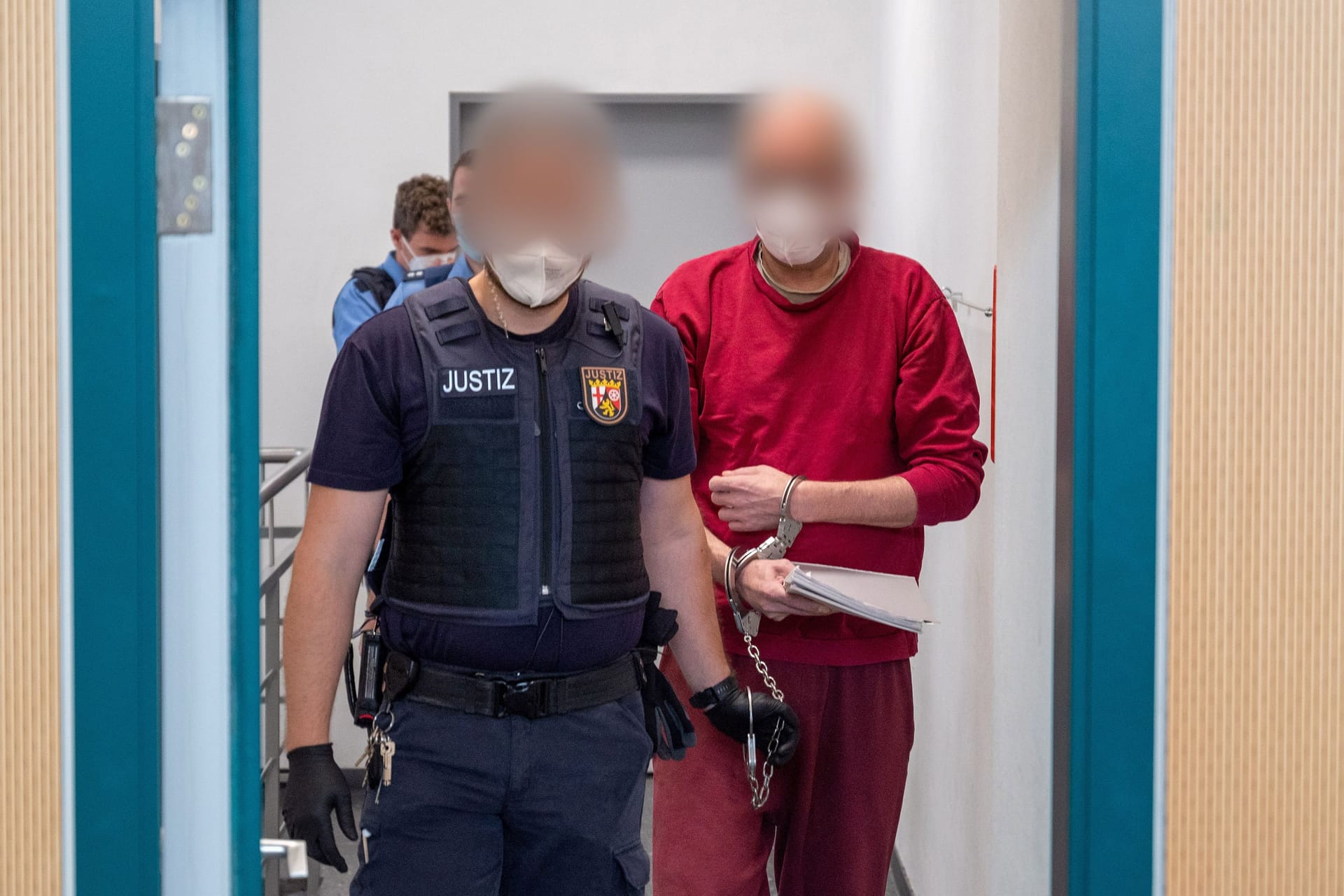 Der Angeklagte während des Prozesses (Archivbild): Der 52-Jährige wird in einer Psychiatrie untergebracht.