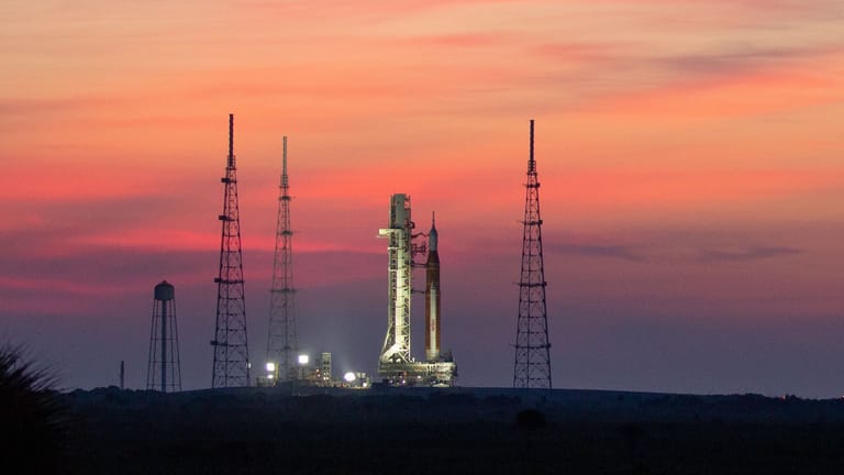 Artemis I Rollout