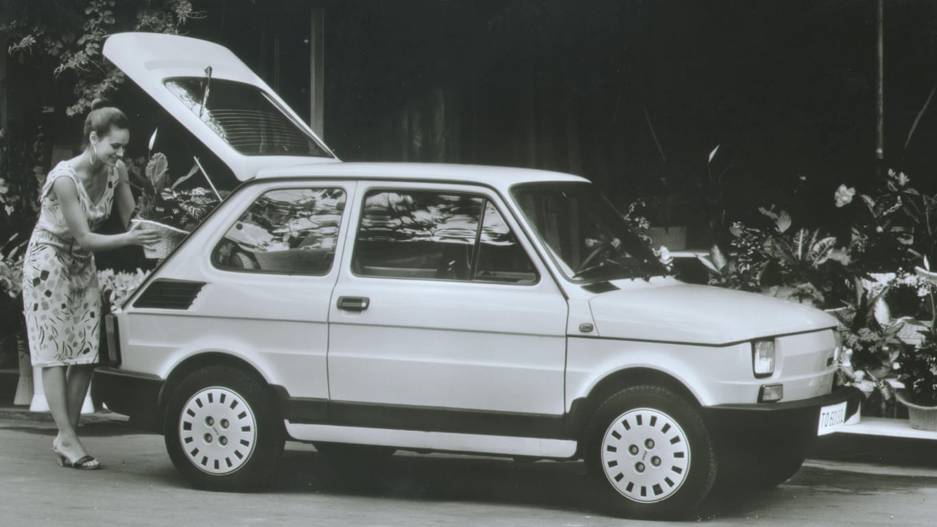 Umgebaut: 1987 kam der Produktionsstart für den Fiat 126 BIS mit Heckklappe und wassergekühltem Zweizylinder-Motor mit 26 PS.