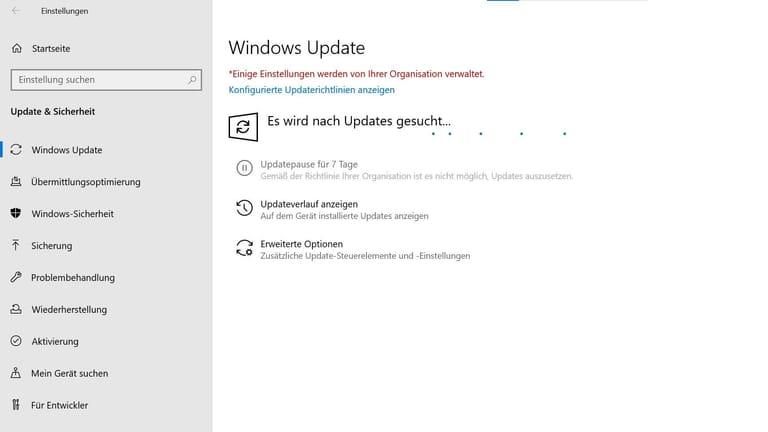 Die Windows-Einstellungen: Unter "Update & Sicherheit" lässt sich nach neuen verfügbaren Verbesserungen suchen und ein Windows-Update anstoßen.
