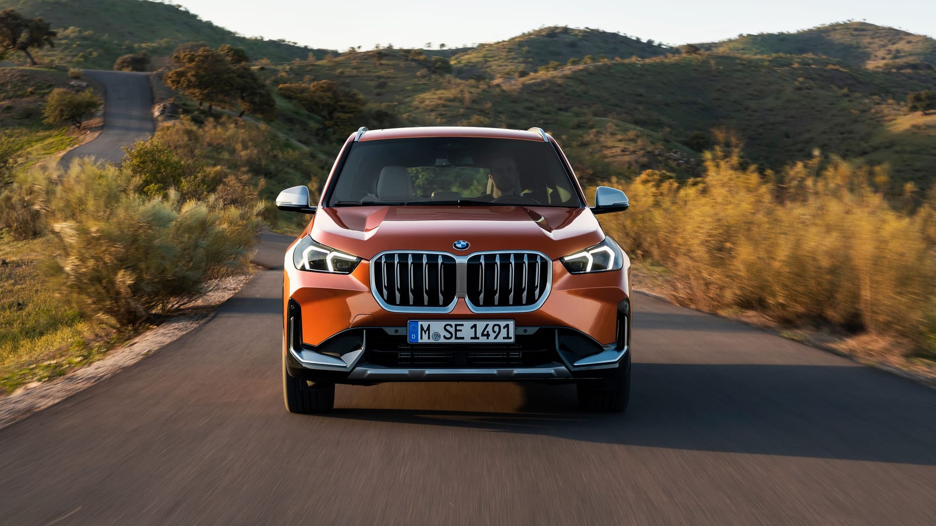 BMW X1: Die dritte Generation zeigt sich mit großem Nierengrill und aktueller Technik.