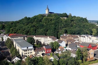Blick auf Siegburg: Nach einer tödlichen Messerattacke verliert die Kreisstadt eine ihrer wichtigen Institutionen der Party-Szene.