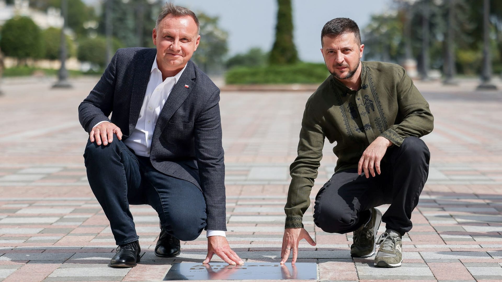 Der polnische Präsident Andrzej Duda und Selenskyj: Der Pole reiste am Dienstag nach Kiew, um die Solidarität seines Landes zu verdeutlichen, und nahm von dort aus an der Krim-Plattform teil.