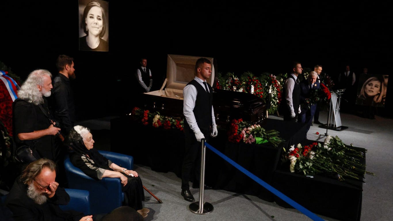 Trauerfeier für Darja Dugina: Die Tochter des kremlnahen Ideologen war am Samstag getötet worden.