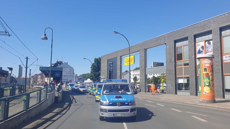Die Polizei begleitete den Demonstrationszug von der Moschee Richtung Dortmunder Innenstadt.