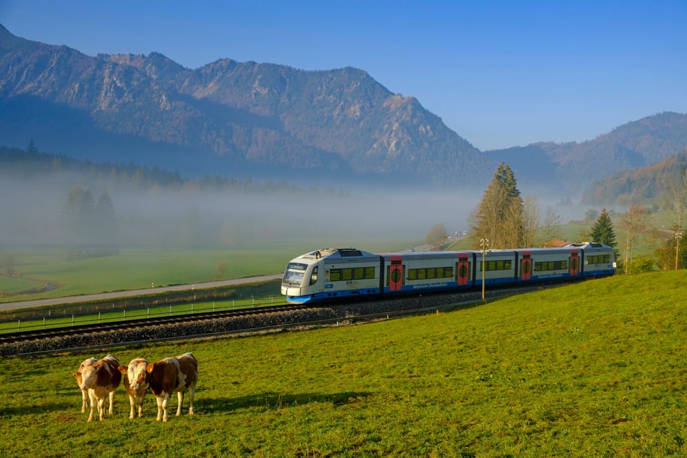 Regionalzug in Bayern: Viele nutzen das 9-Euro-Ticket offenbar für Ausflüge aufs Land.