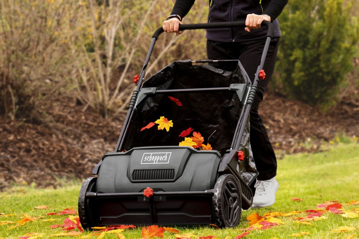 Zum Tiefpreis im Aldi-Angebot: Erleichtern Sie sich mit dem Laubsammler von Scheppach die Gartenarbeit.