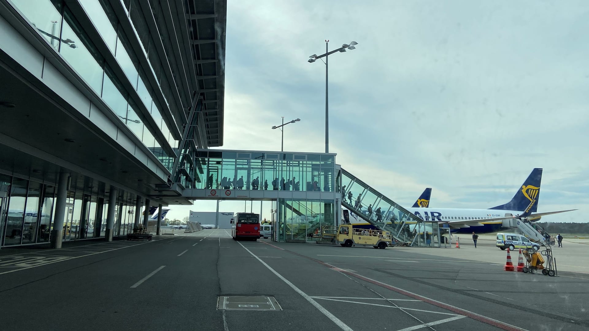 Flughafen Nürnberg (Symbolbild): Die Reise nach Kroatien endete für eine mutmaßliche Handydiebin abrupt.