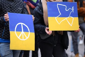 Friedensdemo in Tübingen: Russlands Angriffskrieg gegen die Ukraine hat den Blick vieler Menschen auf das Militär verändert.