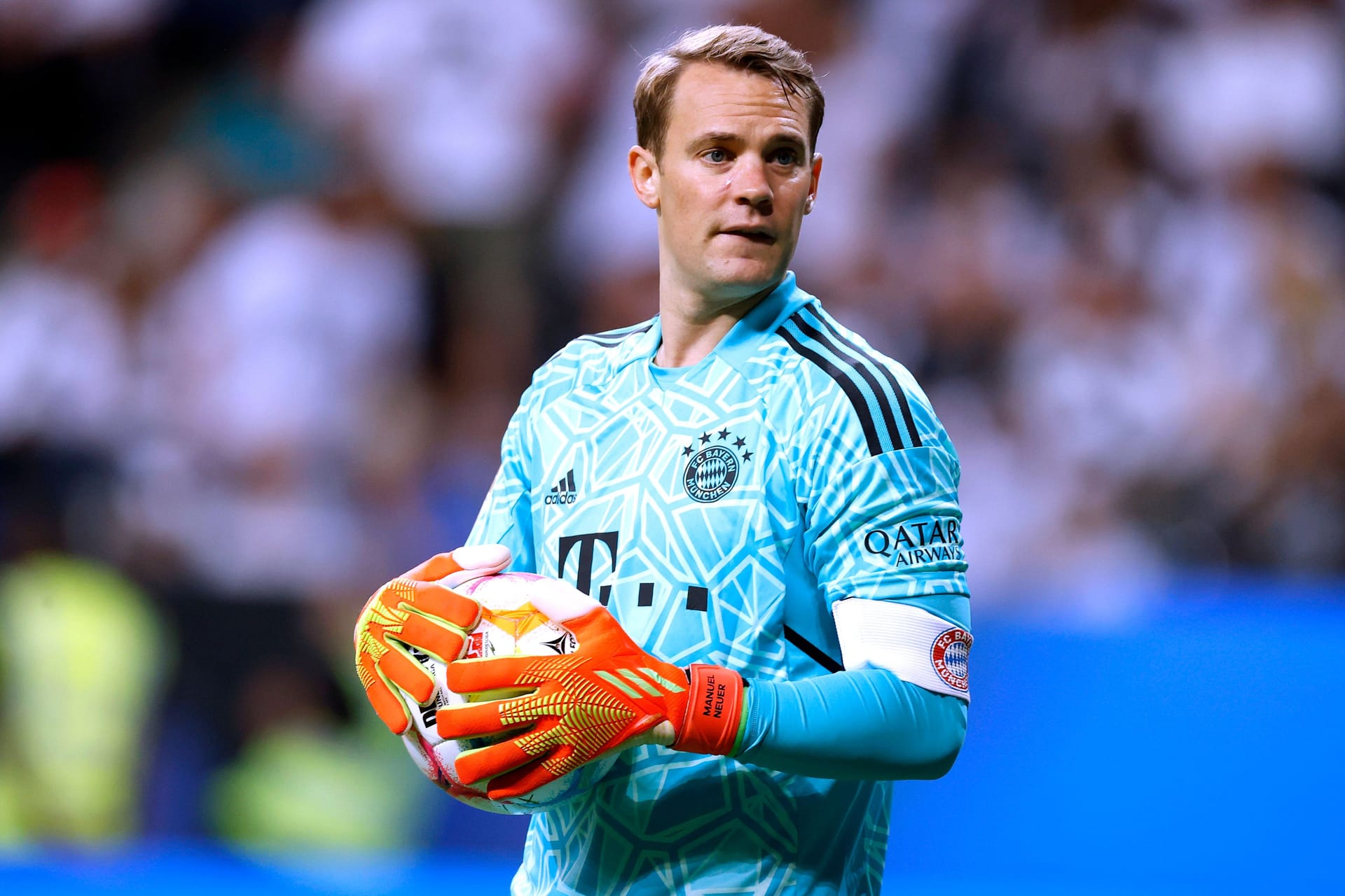 Manuel Neuer: Seit 2011 steht der heute 36-Jährige im Tor der Bayern, gilt noch immer als einer der besten Keeper der Welt. Die Bayern sollen ihren Schlussmann mit 21 Millionen Euro Jahresgehalt fürstlich entlohnen.