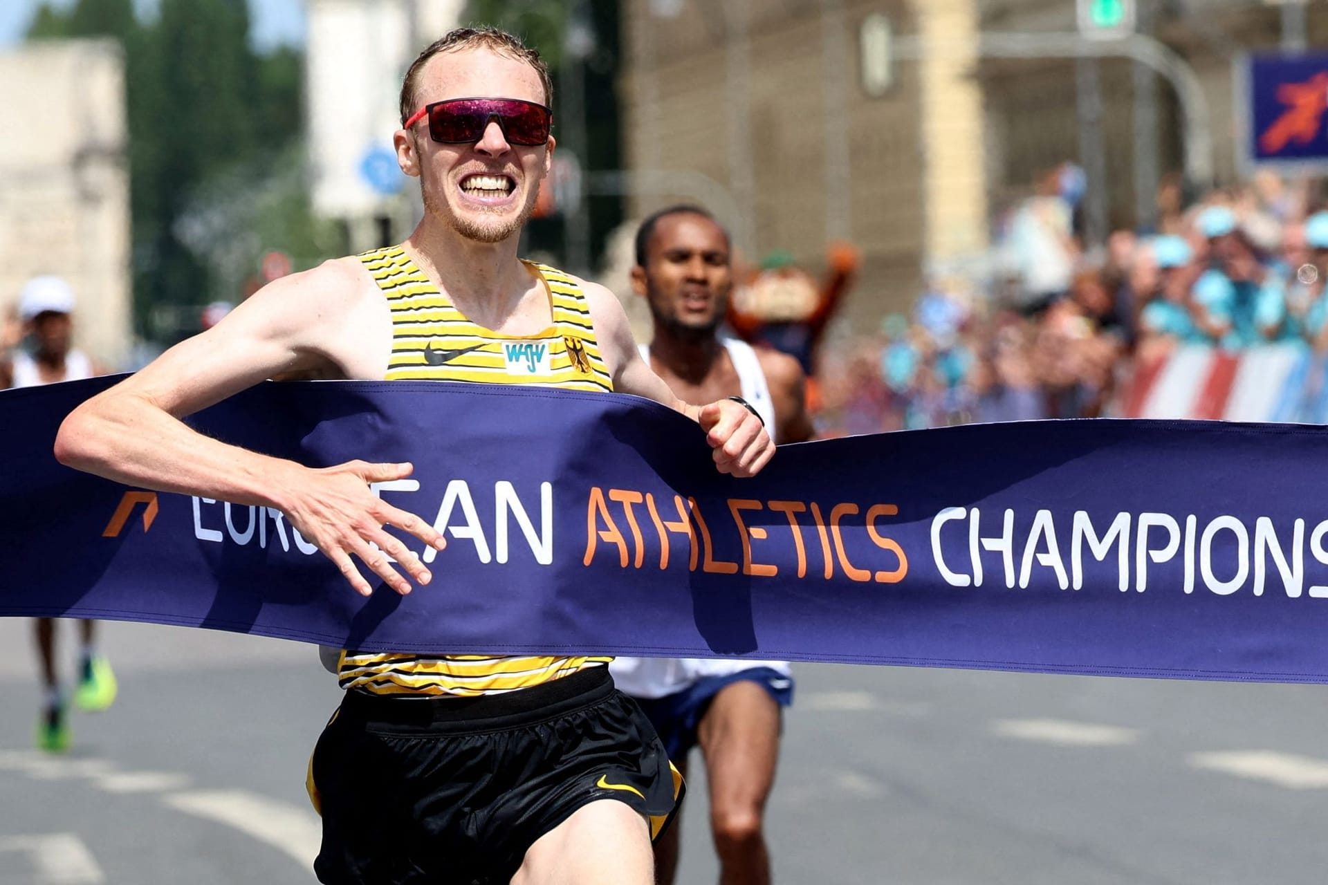 Richard Ringer: Er überquerte als Erster im Marathon die Ziellinie.