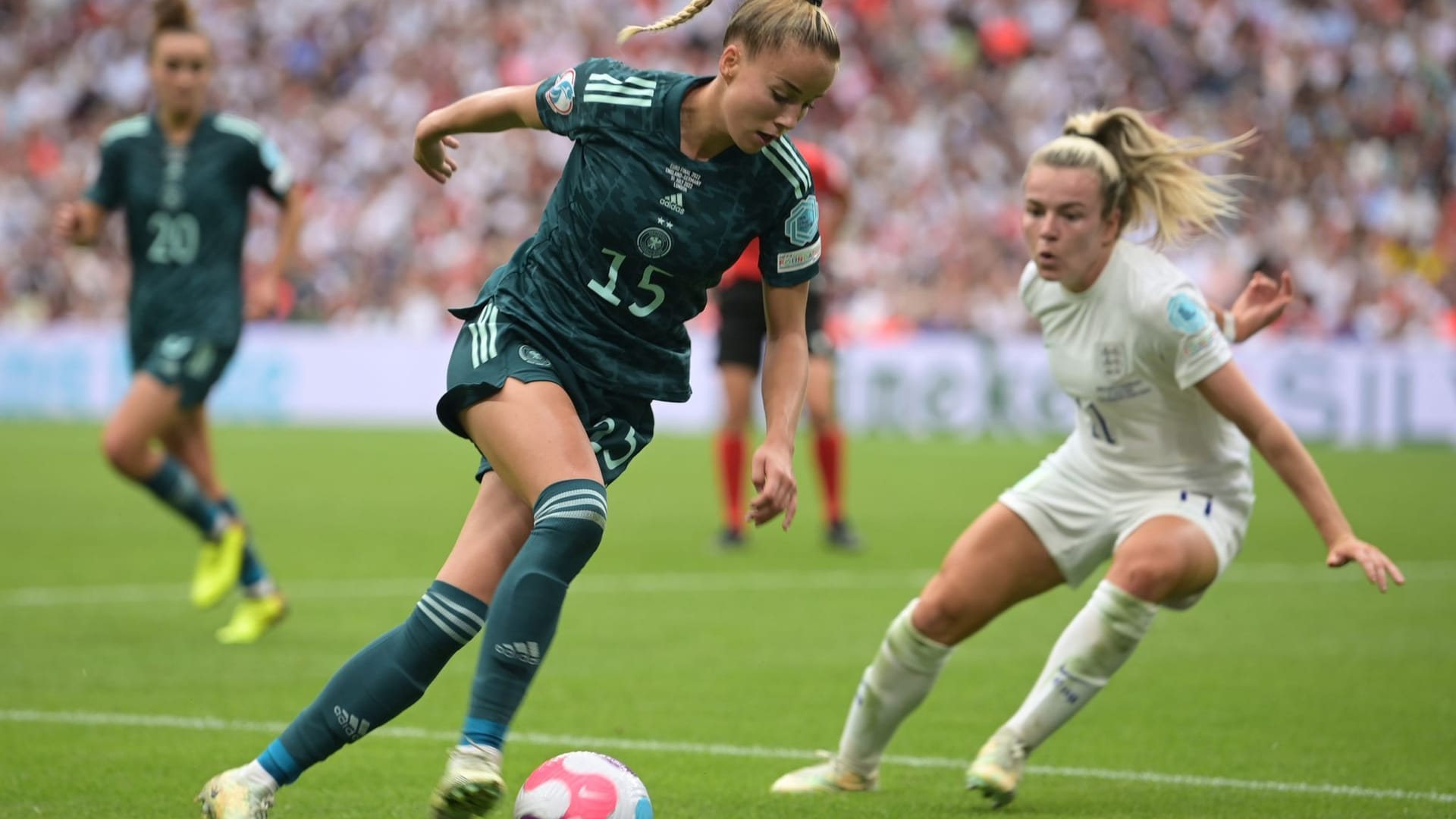 Giulia Gwinn Giulia Gwinn