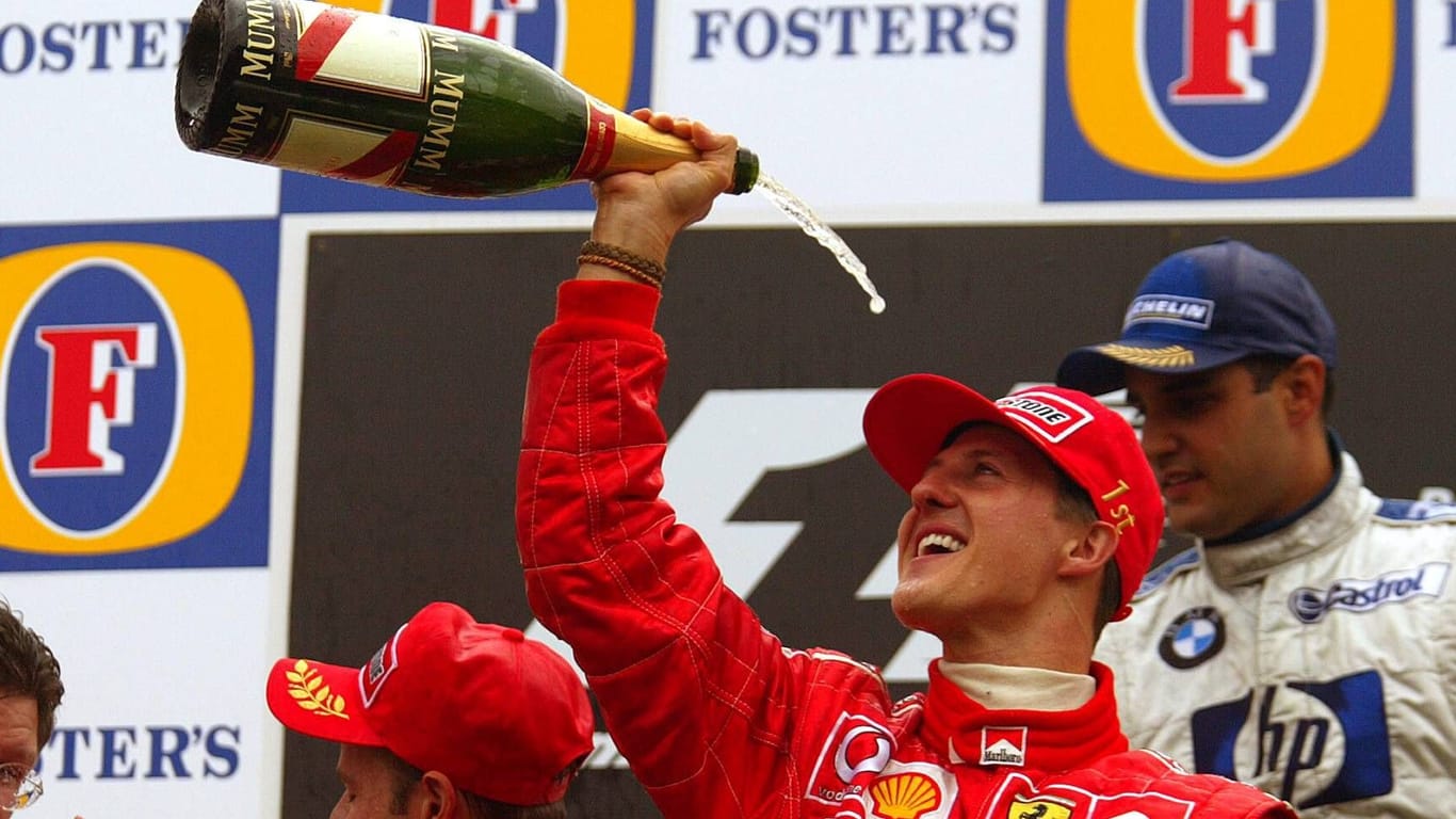 1. September 2002: Michael Schumacher feiert seinen Sieg in Spa. Es war der letzte seiner sechs Triumphe in Belgien.