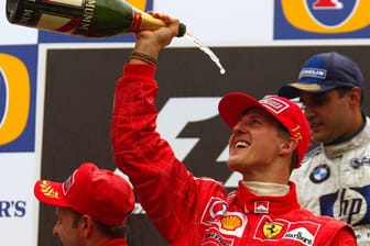 1. September 2002: Michael Schumacher feiert seinen Sieg in Spa. Es war der letzte seiner sechs Triumphe in Belgien.