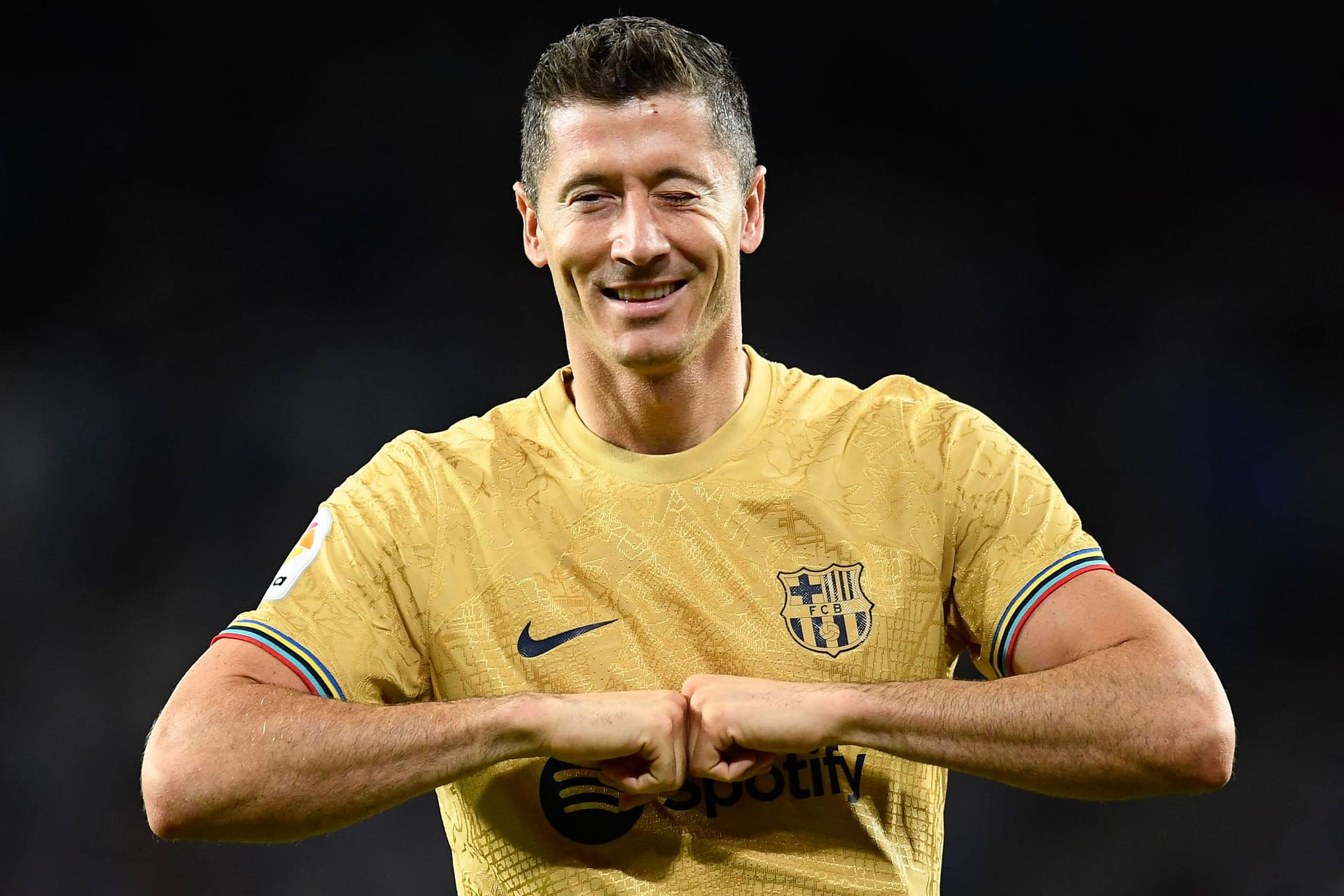 Typischer Torjubel: Robert Lewandowski feiert seinen ersten Saisontreffer für den FC Barcelona.