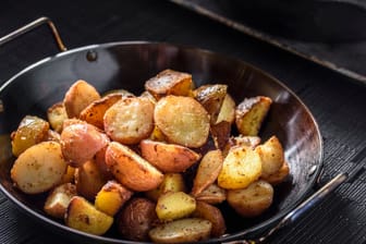 Bratkartoffeln: Sie sind eine beliebte Beilage, besonders wenn sie knusprig sind.