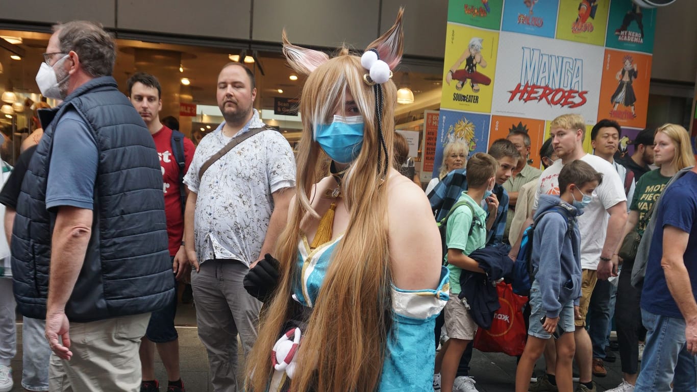 Bunter, bunter, am buntesten: Beim Manga-Walk verkleideten sich Comic-Fans als Comic-Figuren.