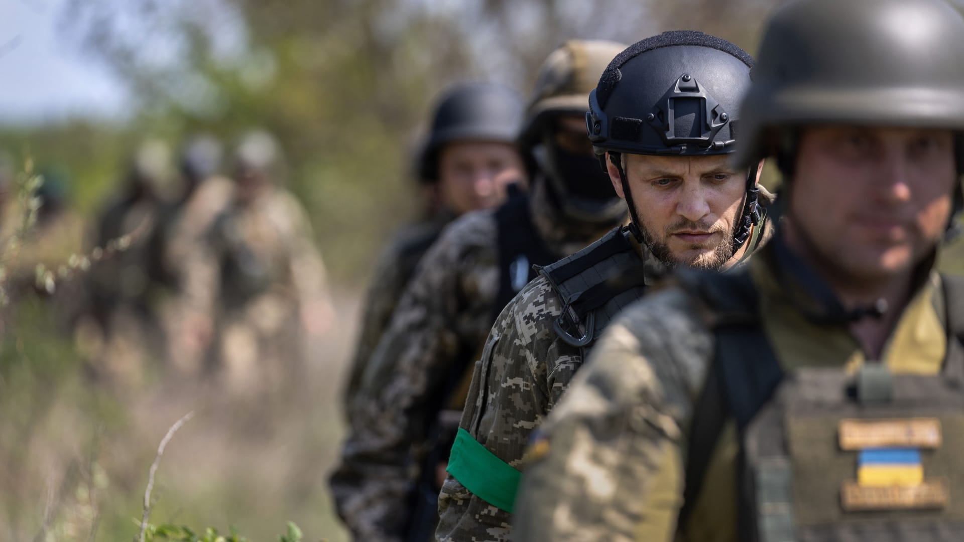 Ukrainische Soldaten nahe der Frontlinie bei Cherson (Archivbild): Derzeit wird ein Großteil der Region von Russland kontrolliert.