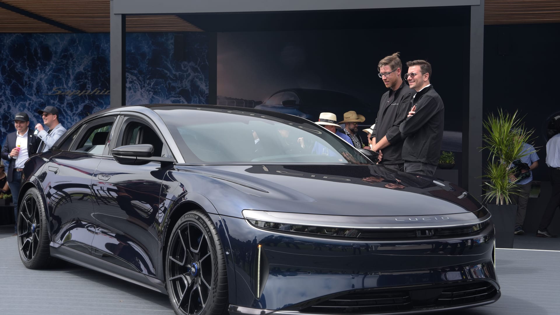 Raketengleich: Mit drei E-Motoren soll der Lucid Air Sapphire in weniger als zwei Sekunden aus dem Stand auf Tempo 100 beschleunigen.