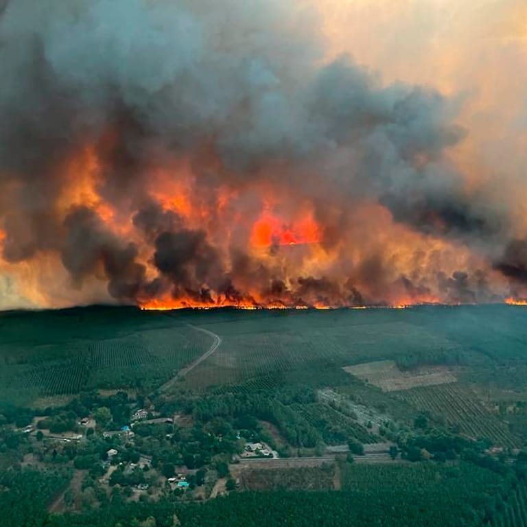 Feuer in Frankreich: Rund 6.000 Hektar sind betroffen.