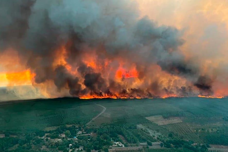 Feuer in Frankreich: Rund 6.000 Hektar sind betroffen.