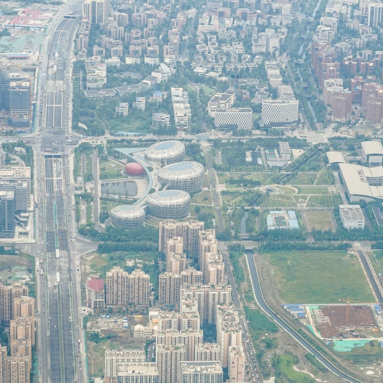 Chengdu, Hauptstadt der chinesischen Provinz Sichuan: Industriebetriebe in 19 von 21 Städten in Sichuan müssen die Produktion bis Samstag aussetzen, um Strom zu sparen.