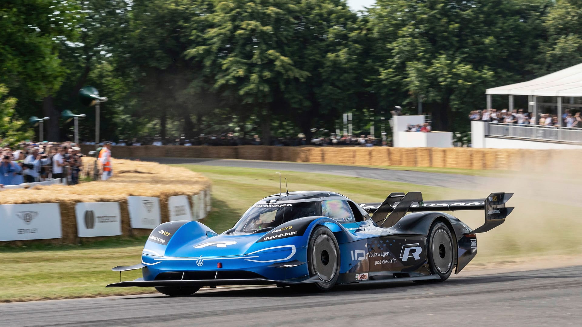 Streckenrekord: Romain Dumas fuhr mit einem elektrischen Auto, dem VW ID.R, beim Goodwood Festival of Speed 2019 die Strecke in 39,9 Sekunden.