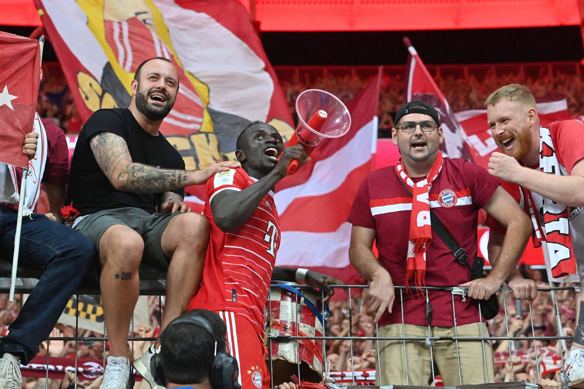 Sadio Mané: Der neue Offensivstar des FC Bayern hat auch die Herzen der Fans bereits in Rekordzeit im Sturm erobert.