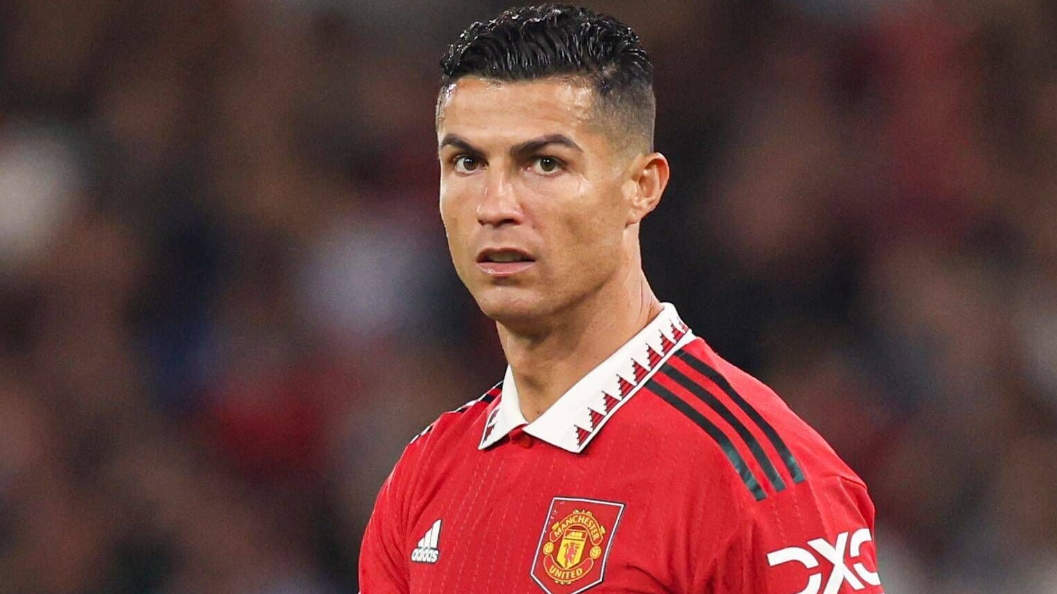 Nicht in bester Laune: Cristiano Ronaldo am Rande der Partie von Manchester United gegen den FC Liverpool. Nicht in bester Laune: Cristiano Ronaldo am Rande der Partie von Manchester United gegen den FC Liverpool.
